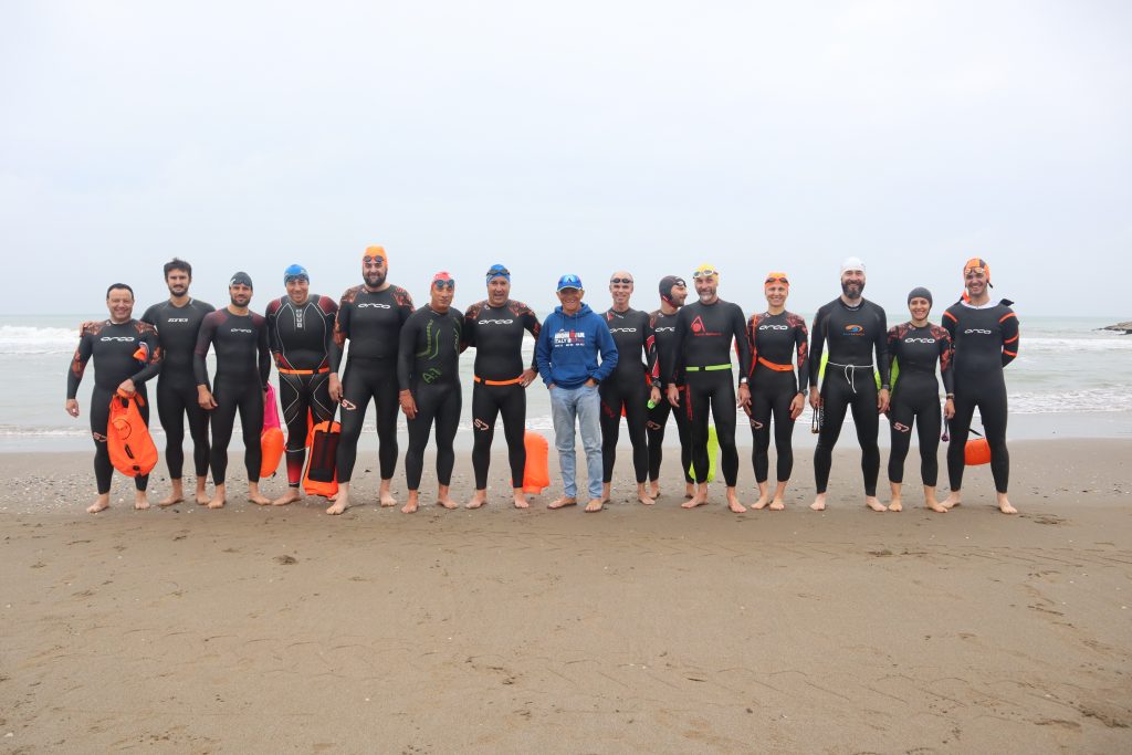 Immagine che contiene cielo, spiaggia, esterni, gruppo

Descrizione generata automaticamente